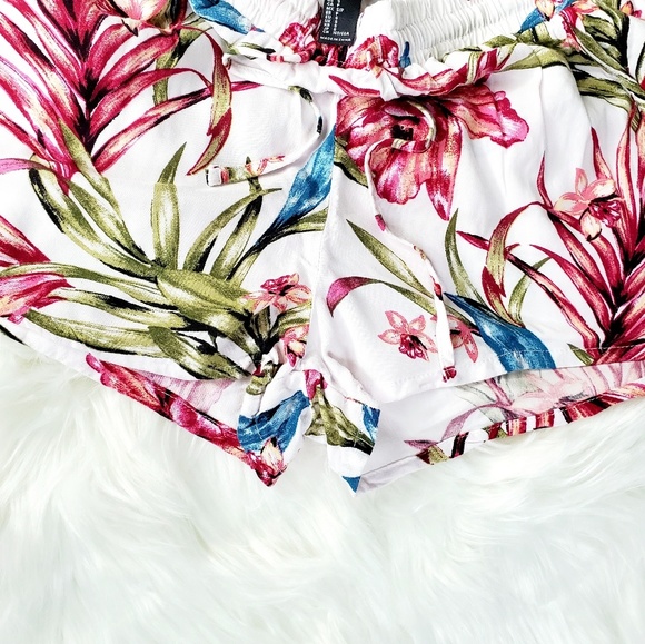 Shorts - Picture 3 of 3